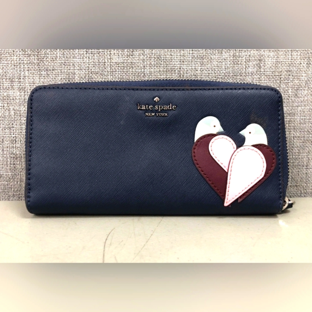 "Love Birds" Kate Spade wallet navy blue 💙.